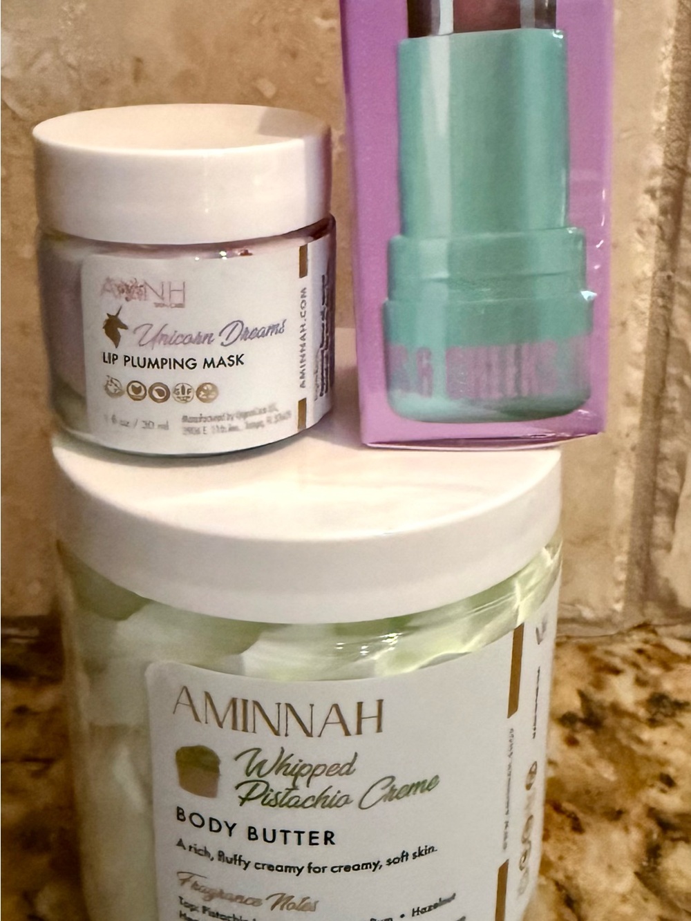 AMINNAH Whipped Pistachio Crème Body Butter - Cream/Green